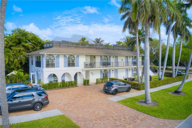 655 8th AVE S 3, Naples, FL 34102