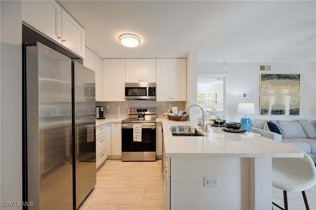 655 8th AVE S 3, Naples, FL 34102