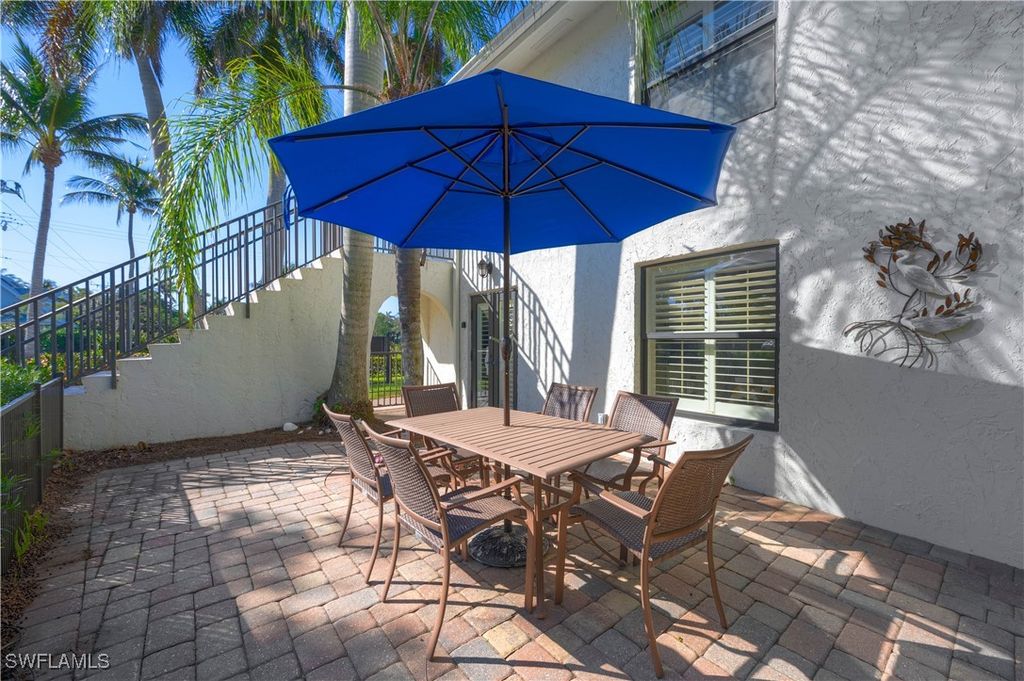655 8th AVE S 3, Naples, FL 34102