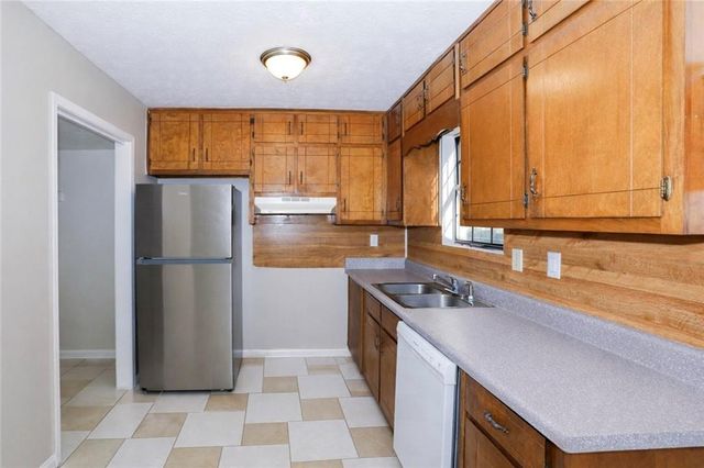 320 Sprucewood Court, Lawrenceville, GA 30046