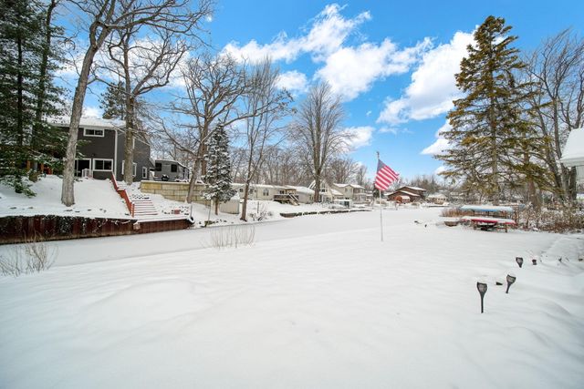 318 Cedar Street, Cambridge Twp, MI 49230