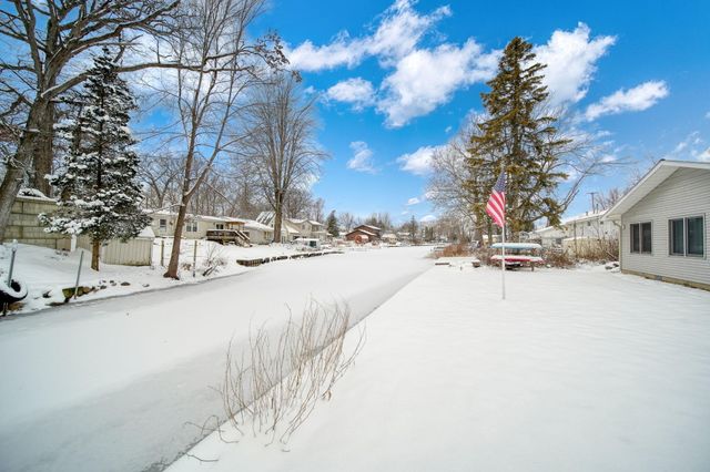 318 Cedar Street, Cambridge Twp, MI 49230