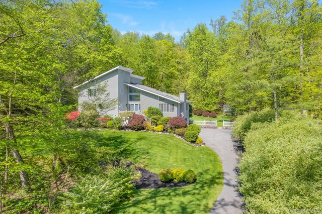 49 Chester Court, Cortlandt Manor, NY 10567