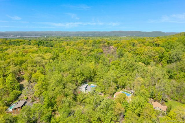 49 Chester Court, Cortlandt Manor, NY 10567