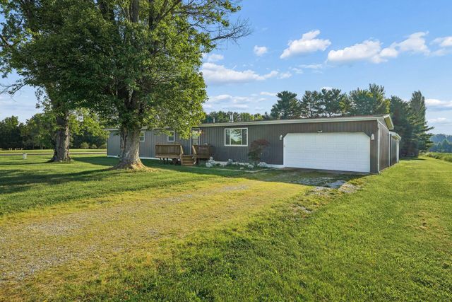 9730 Lake Road NE, Millersport, OH 43046