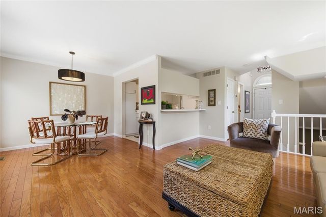 1722 Blue Oak Drive, Chesterfield, MO 63017