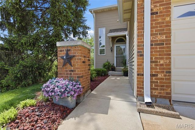 1722 Blue Oak Drive, Chesterfield, MO 63017