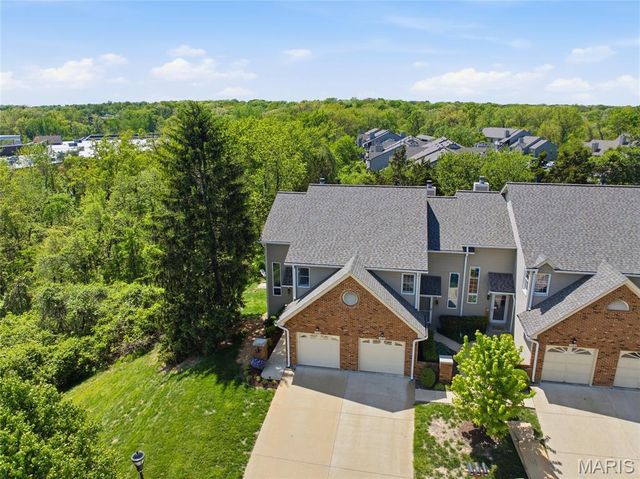 1722 Blue Oak Drive, Chesterfield, MO 63017