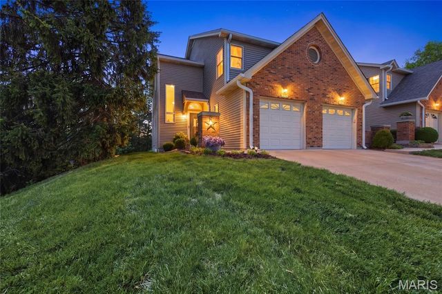 1722 Blue Oak Drive, Chesterfield, MO 63017
