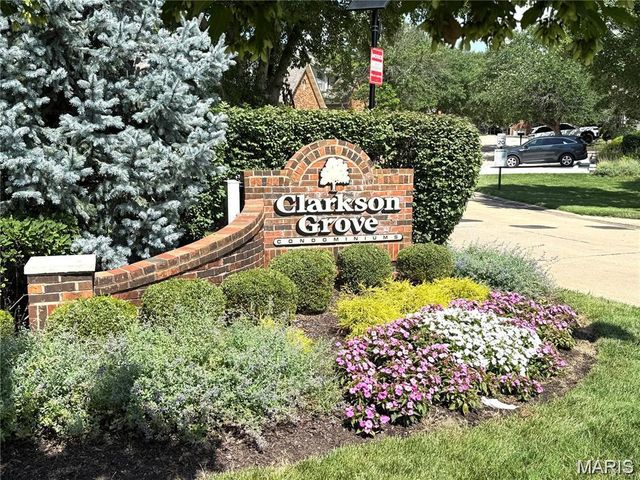 1722 Blue Oak Drive, Chesterfield, MO 63017