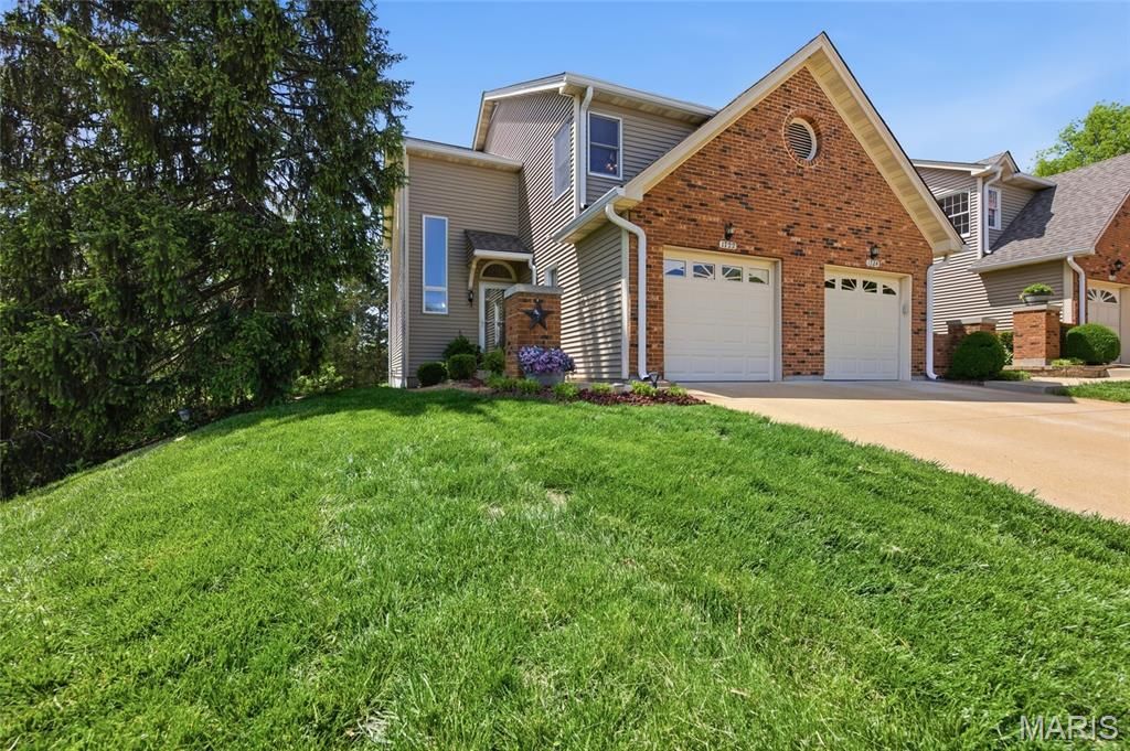 1722 Blue Oak Drive, Chesterfield, MO 63017
