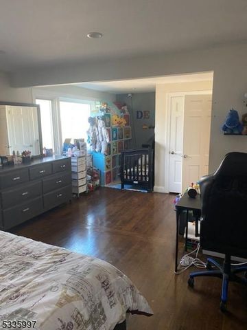 14 Sunrise Dr, Warren Twp., NJ 07059
