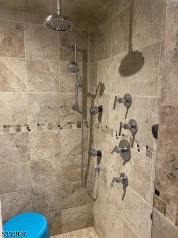 14 Sunrise Dr, Warren Twp., NJ 07059