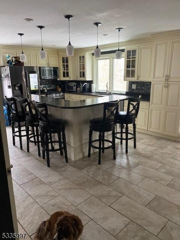 14 Sunrise Dr, Warren Twp., NJ 07059