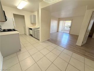 7885 West Flamingo Road 1015, Las Vegas, NV 89147