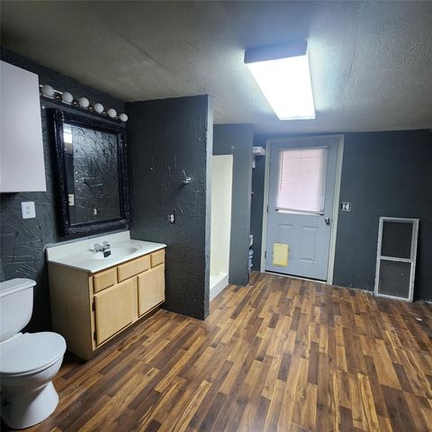 9009 Crestview Estate Road, Quinlan, TX 75474