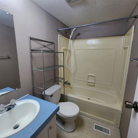 9009 Crestview Estate Road, Quinlan, TX 75474