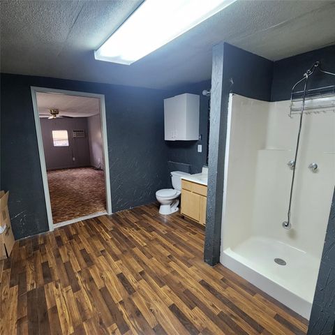 9009 Crestview Estate Road, Quinlan, TX 75474