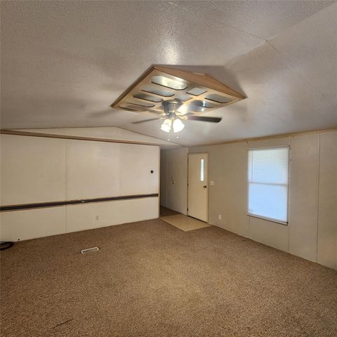 9009 Crestview Estate Road, Quinlan, TX 75474