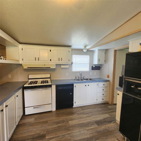 9009 Crestview Estate Road, Quinlan, TX 75474