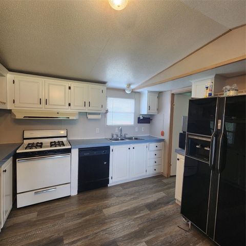 9009 Crestview Estate Road, Quinlan, TX 75474