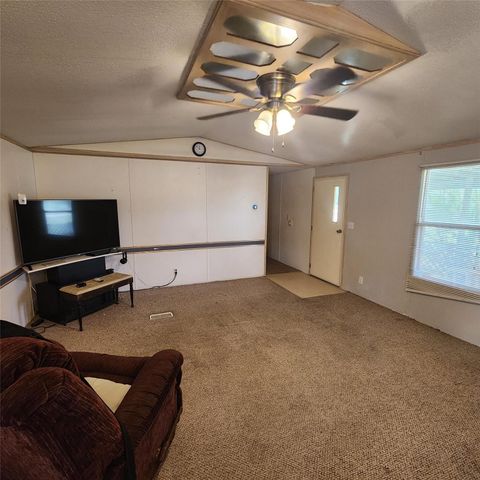 9009 Crestview Estate Road, Quinlan, TX 75474