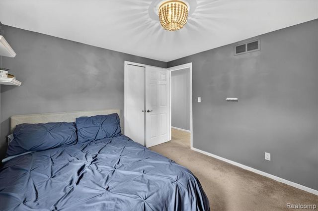 31136 Carriage Hill Court, Farmington Hills, MI 48331