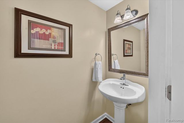 31136 Carriage Hill Court, Farmington Hills, MI 48331