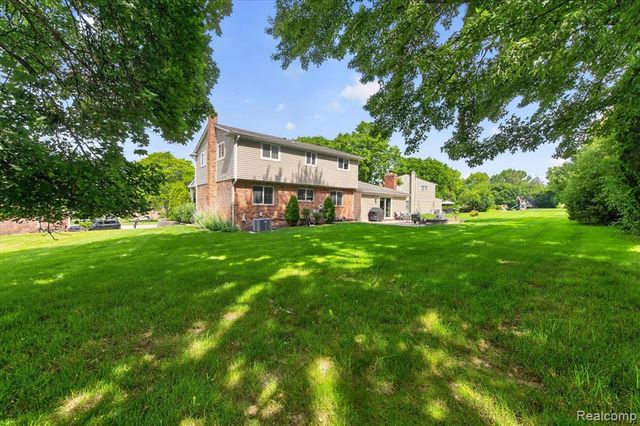 31136 Carriage Hill Court, Farmington Hills, MI 48331