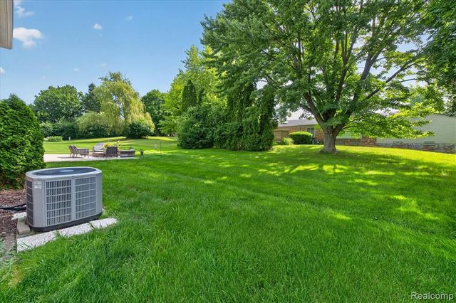 31136 Carriage Hill Court, Farmington Hills, MI 48331