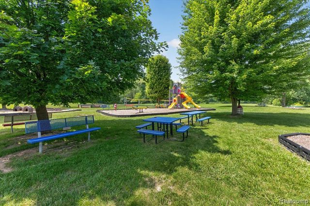 31136 Carriage Hill Court, Farmington Hills, MI 48331