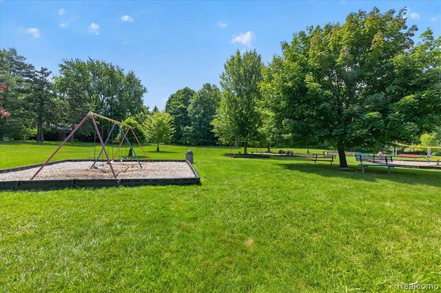 31136 Carriage Hill Court, Farmington Hills, MI 48331