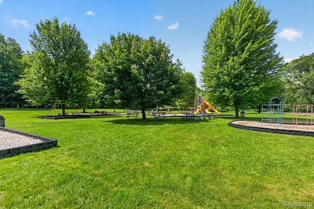 31136 Carriage Hill Court, Farmington Hills, MI 48331