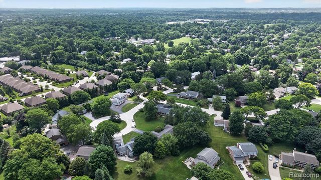 31136 Carriage Hill Court, Farmington Hills, MI 48331