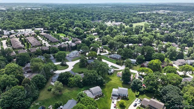 31136 Carriage Hill Court, Farmington Hills, MI 48331