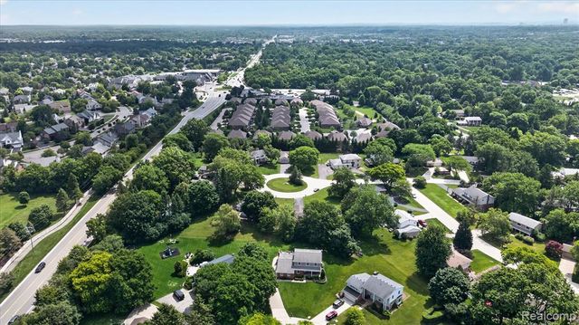 31136 Carriage Hill Court, Farmington Hills, MI 48331