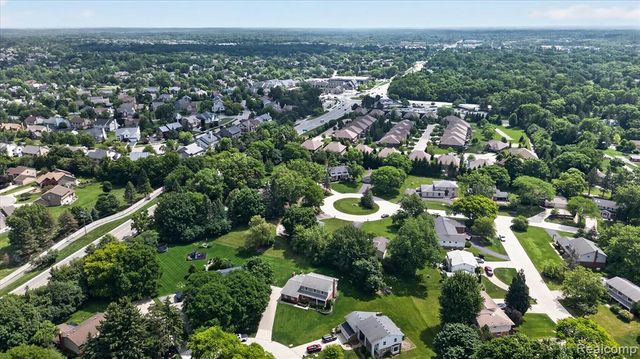 31136 Carriage Hill Court, Farmington Hills, MI 48331