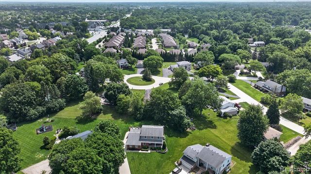 31136 Carriage Hill Court, Farmington Hills, MI 48331
