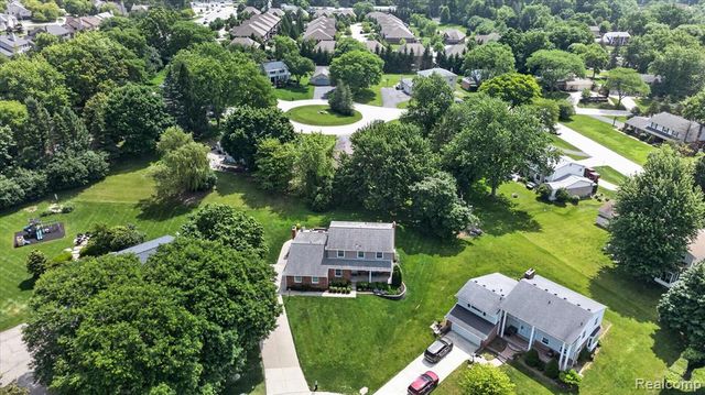 31136 Carriage Hill Court, Farmington Hills, MI 48331