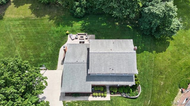 31136 Carriage Hill Court, Farmington Hills, MI 48331