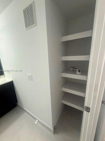 8180 Geneva Ct 431, Doral, FL 33166