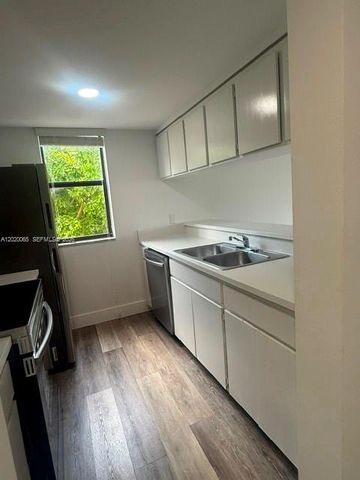 8180 Geneva Ct 431, Doral, FL 33166