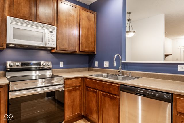 1109 Reserve Way, Indianapolis, IN 46220