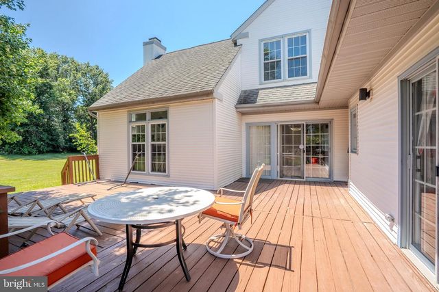 37 KINGLET DR S, Cranbury, NJ 08512