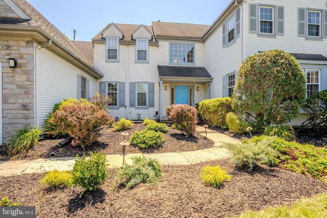 37 KINGLET DR S, Cranbury, NJ 08512