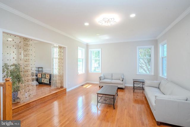 37 KINGLET DR S, Cranbury, NJ 08512