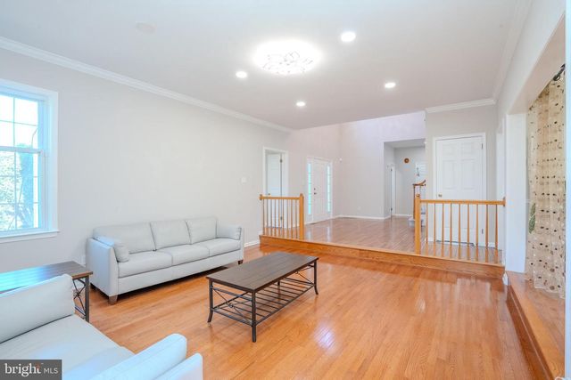 37 KINGLET DR S, Cranbury, NJ 08512