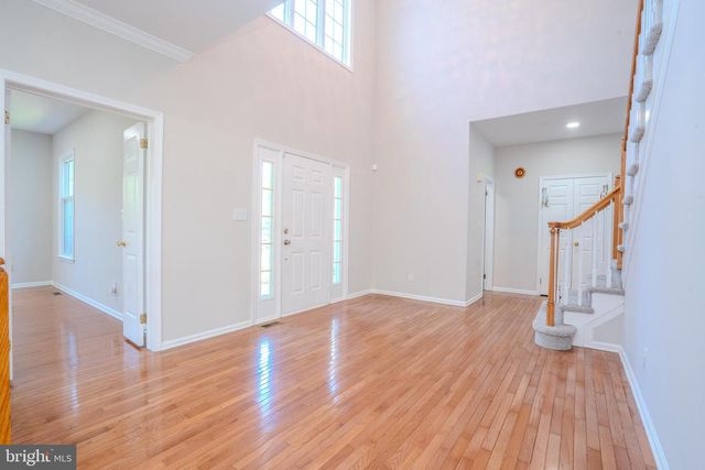 37 KINGLET DR S, Cranbury, NJ 08512