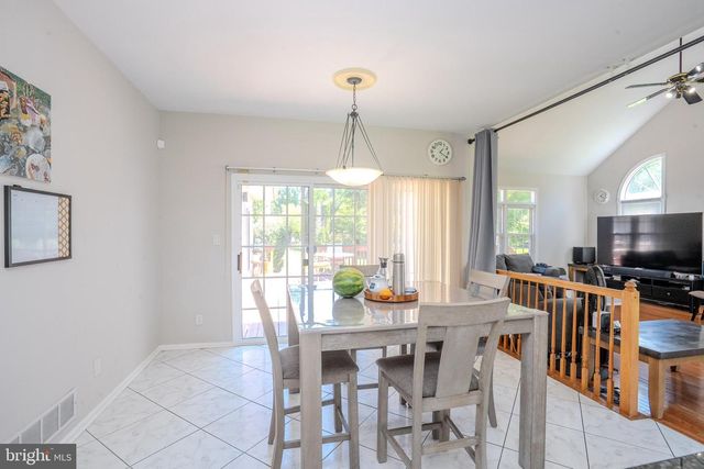 37 KINGLET DR S, Cranbury, NJ 08512