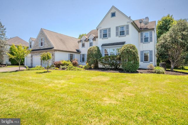 37 KINGLET DR S, Cranbury, NJ 08512